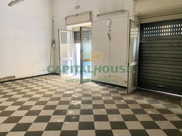 locale commerciale in vendita a Palma Campania in zona Vico