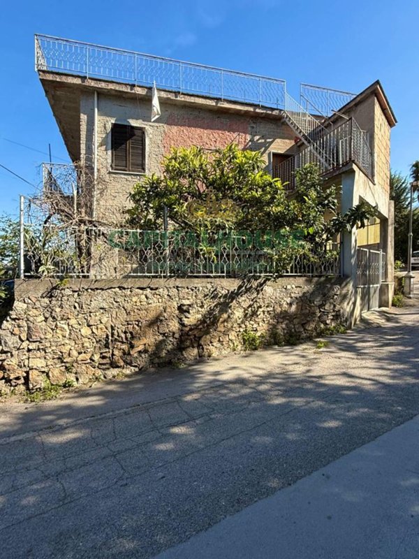 casa indipendente in vendita a Palma Campania in zona Vico