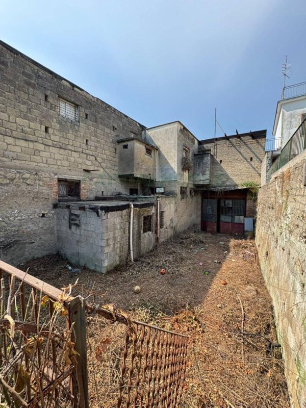 casa indipendente in vendita a Palma Campania in zona Vico