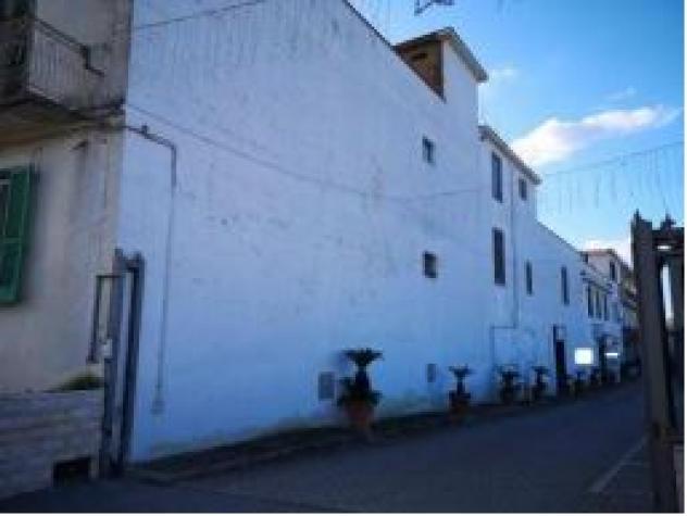 negozio in vendita a Palma Campania in zona Vico