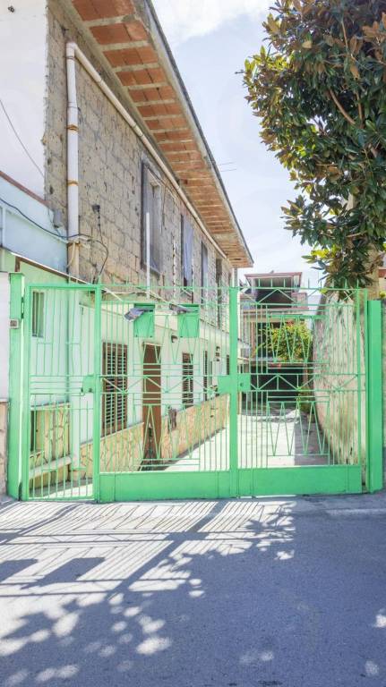 casa indipendente in vendita a Palma Campania in zona Vico