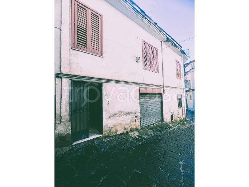 casa indipendente in vendita a Palma Campania in zona Vico