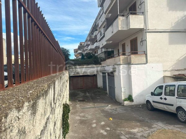 locale commerciale in vendita a Palma Campania in zona Vico