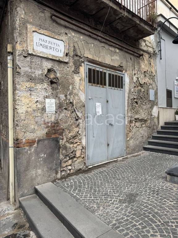 negozio in vendita a Palma Campania in zona Vico