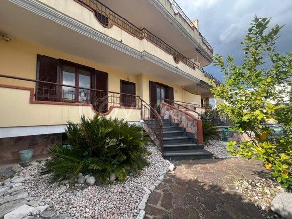 casa indipendente in vendita a Palma Campania in zona Vico