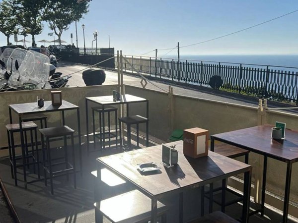 negozio in vendita a Piano di Sorrento in zona Cassano