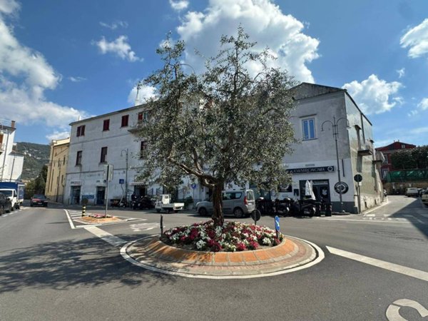 negozio in vendita a Piano di Sorrento