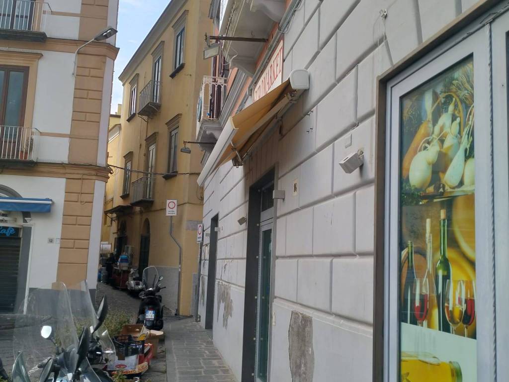 negozio in vendita a Piano di Sorrento
