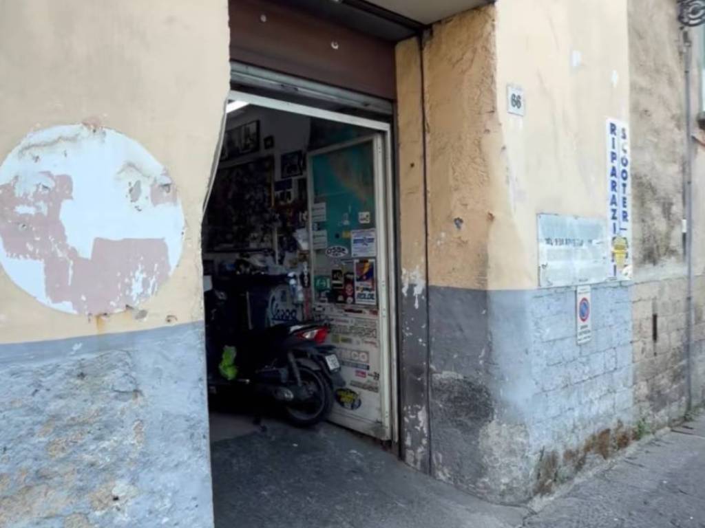negozio in vendita a Piano di Sorrento in zona Mortora