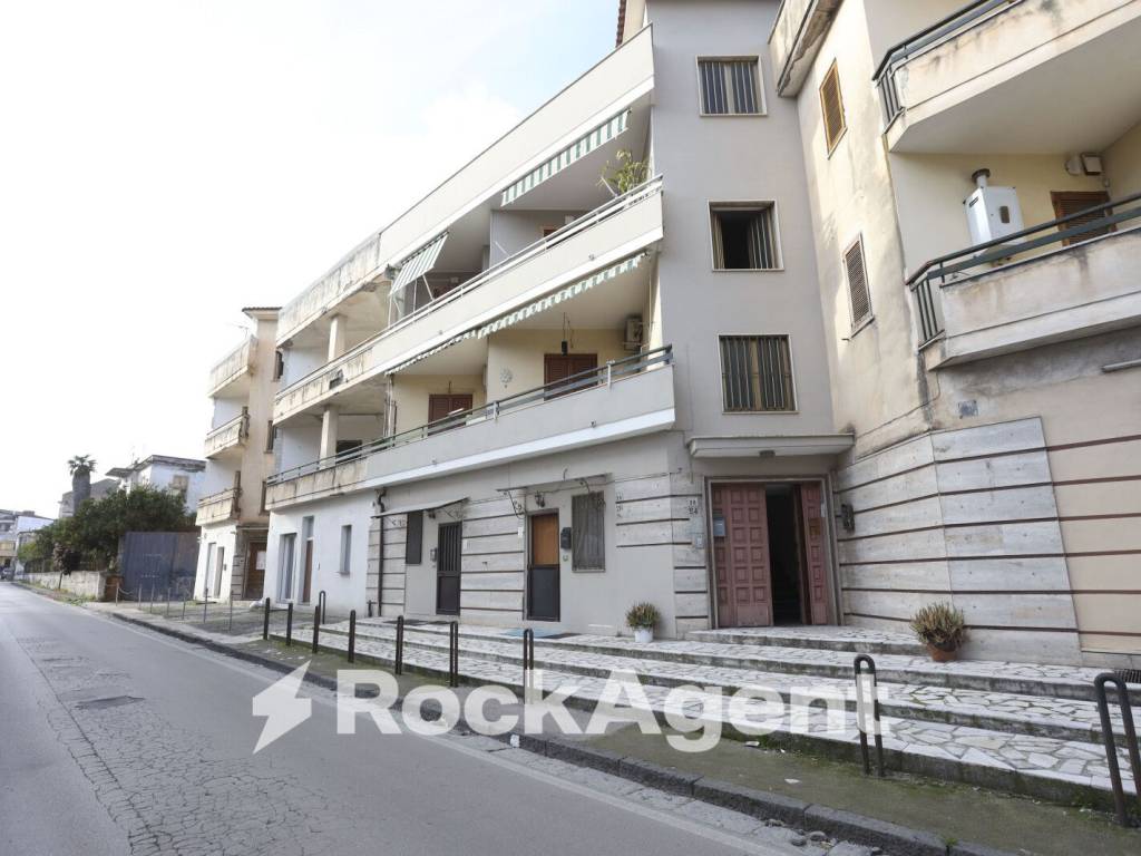 appartamento in vendita a Poggiomarino in zona Flocco