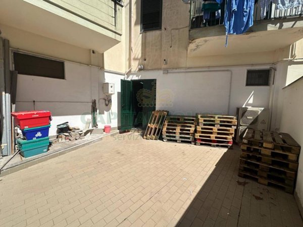 locale commerciale in vendita a Poggiomarino