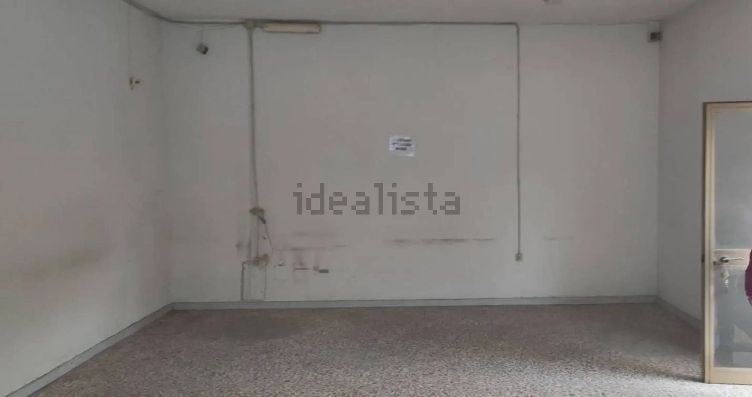 locale commerciale in vendita a Poggiomarino