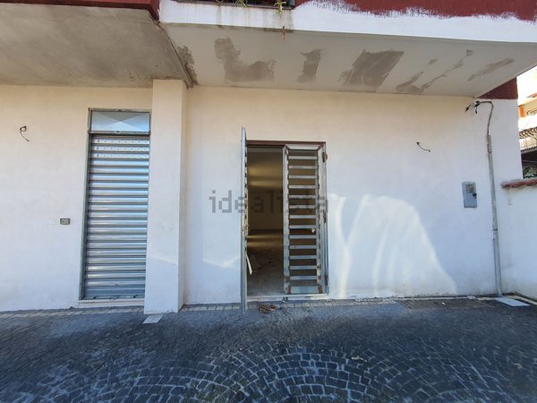 locale commerciale in vendita a Poggiomarino