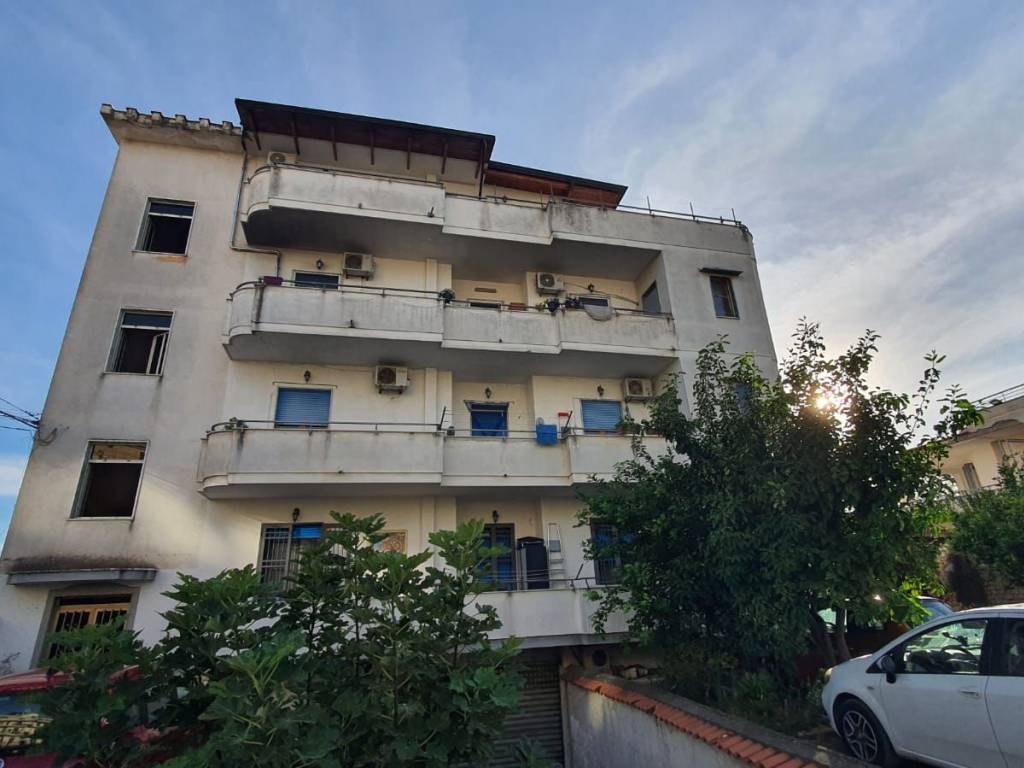 appartamento in vendita a Poggiomarino in zona Flocco