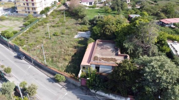 negozio in vendita a Pollena Trocchia