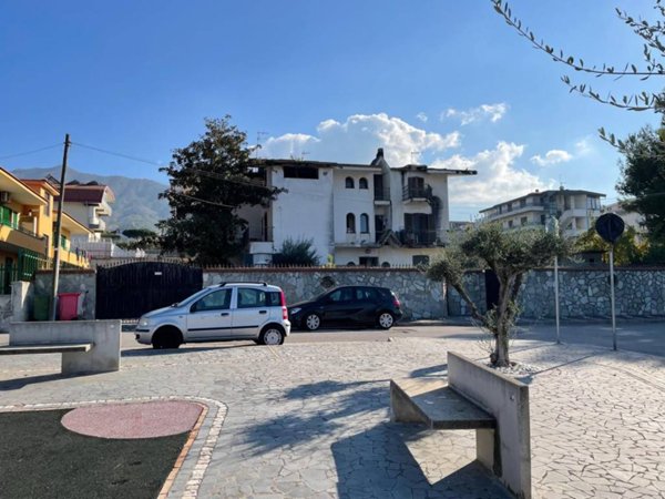 casa indipendente in vendita a Pollena Trocchia