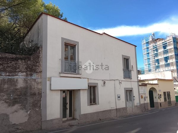 locale commerciale in vendita a Pollena Trocchia