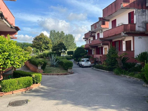 casa indipendente in vendita a Pollena Trocchia
