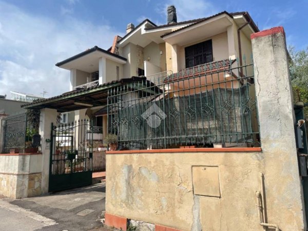 casa indipendente in vendita a Pollena Trocchia in zona Musci