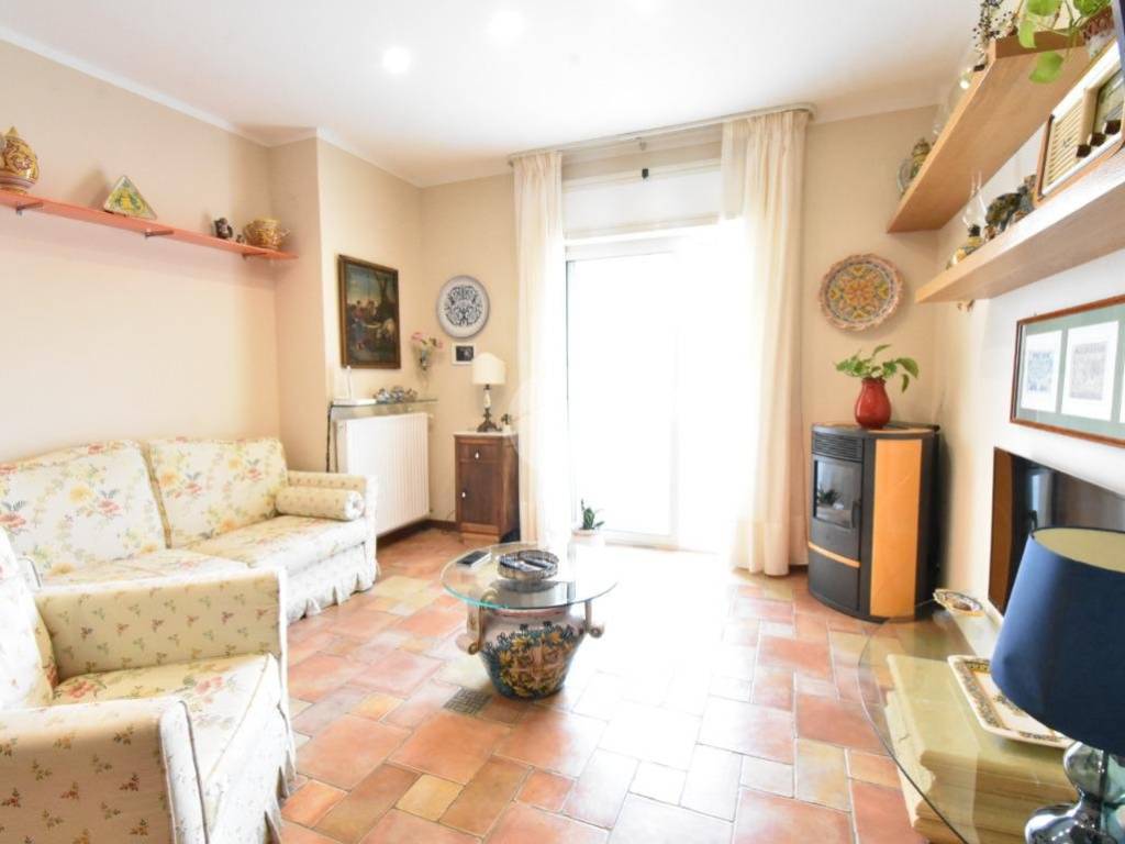 appartamento in vendita a Pollena Trocchia