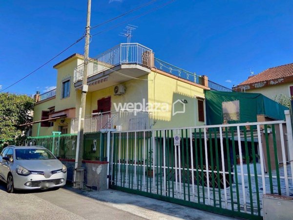 casa indipendente in vendita a Pollena Trocchia