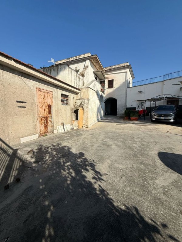 casa indipendente a Pollena Trocchia in zona San Gennariello/Laurenzana