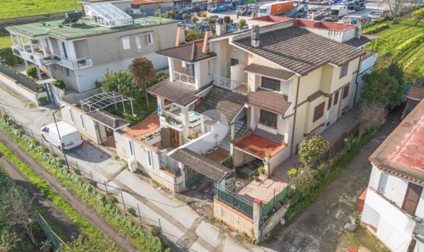 casa indipendente in vendita a Pollena Trocchia