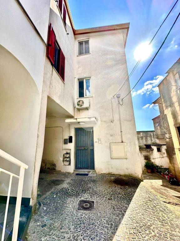 casa indipendente in vendita a Pollena Trocchia