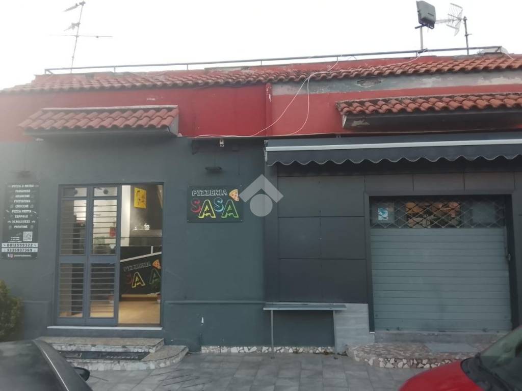 negozio in vendita a Pollena Trocchia