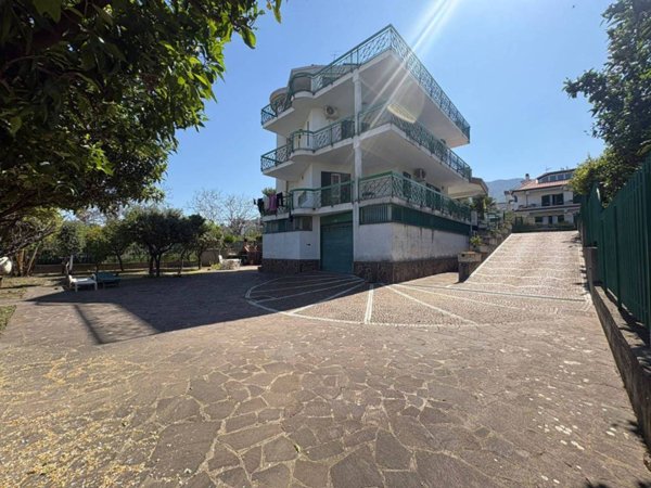 casa indipendente in vendita a Pollena Trocchia