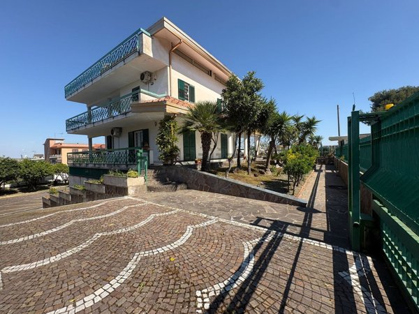 casa indipendente in vendita a Pollena Trocchia