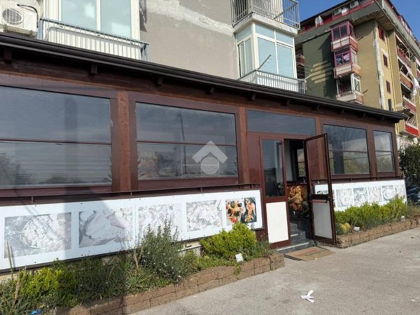 negozio in vendita a Pollena Trocchia