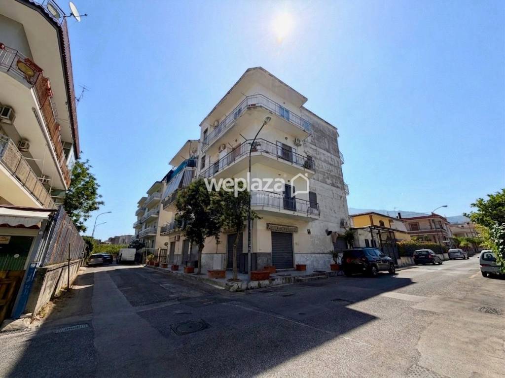 appartamento in vendita a Pollena Trocchia in zona San Gennariello/Laurenzana