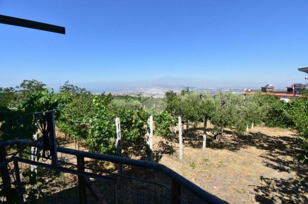 casa indipendente in vendita a Pollena Trocchia in zona Guindazzi