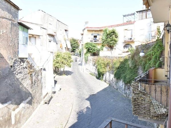 casa indipendente a Pollena Trocchia in zona San Gennariello/Laurenzana