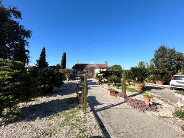 casa indipendente in vendita a Pomigliano d'Arco in zona Pratola