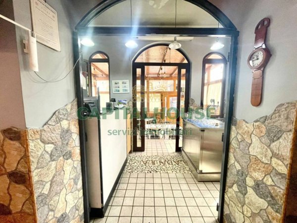 negozio in vendita a Pomigliano d'Arco