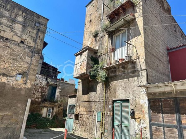 quadrivano in vendita a Pomigliano d'Arco