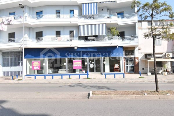 negozio in vendita a Pomigliano d'Arco