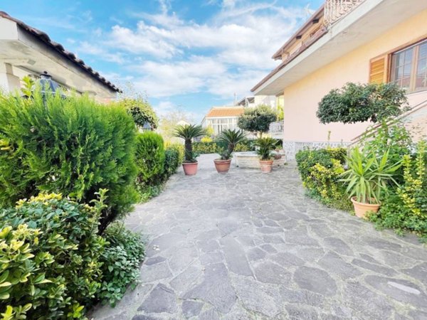casa indipendente in vendita a Pomigliano d'Arco
