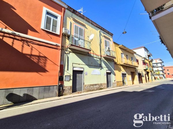 negozio in vendita a Pomigliano d'Arco