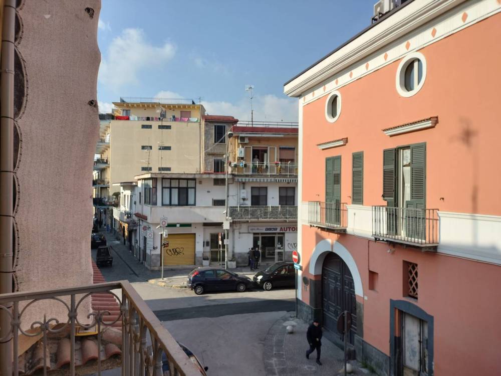 locale commerciale in vendita a Pomigliano d'Arco