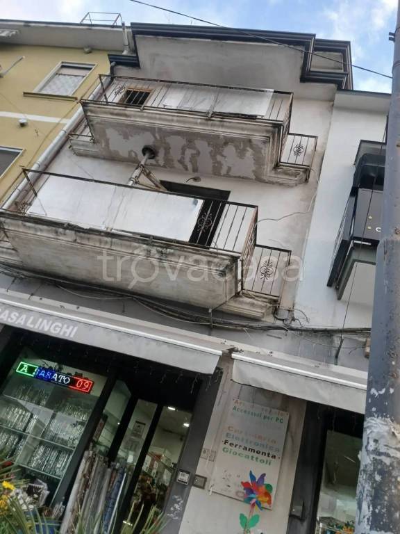 locale commerciale in vendita a Pomigliano d'Arco
