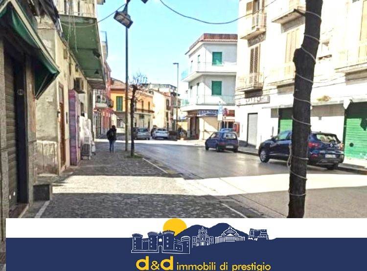 negozio in vendita a Pomigliano d'Arco