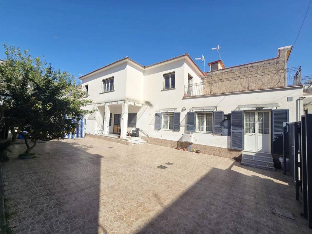 casa indipendente in vendita a Pomigliano d'Arco