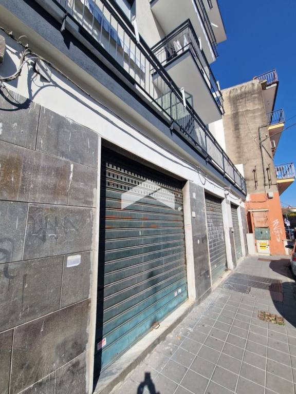 negozio in vendita a Pomigliano d'Arco