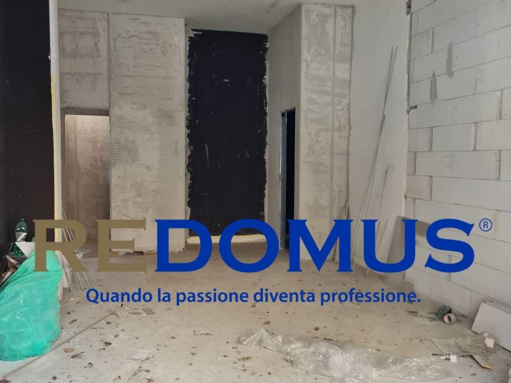 negozio in vendita a Pomigliano d'Arco