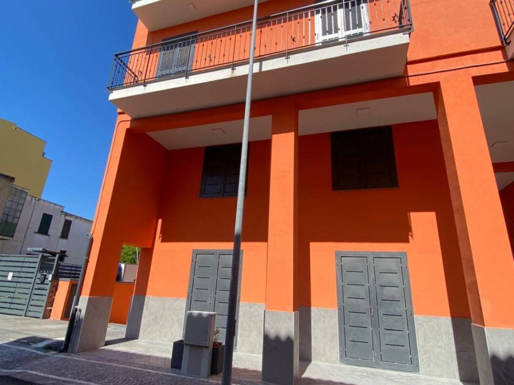 negozio in vendita a Pomigliano d'Arco