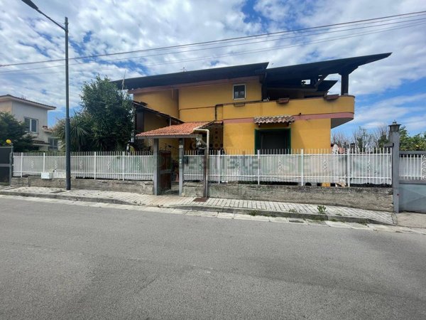 casa indipendente in vendita a Pomigliano d'Arco