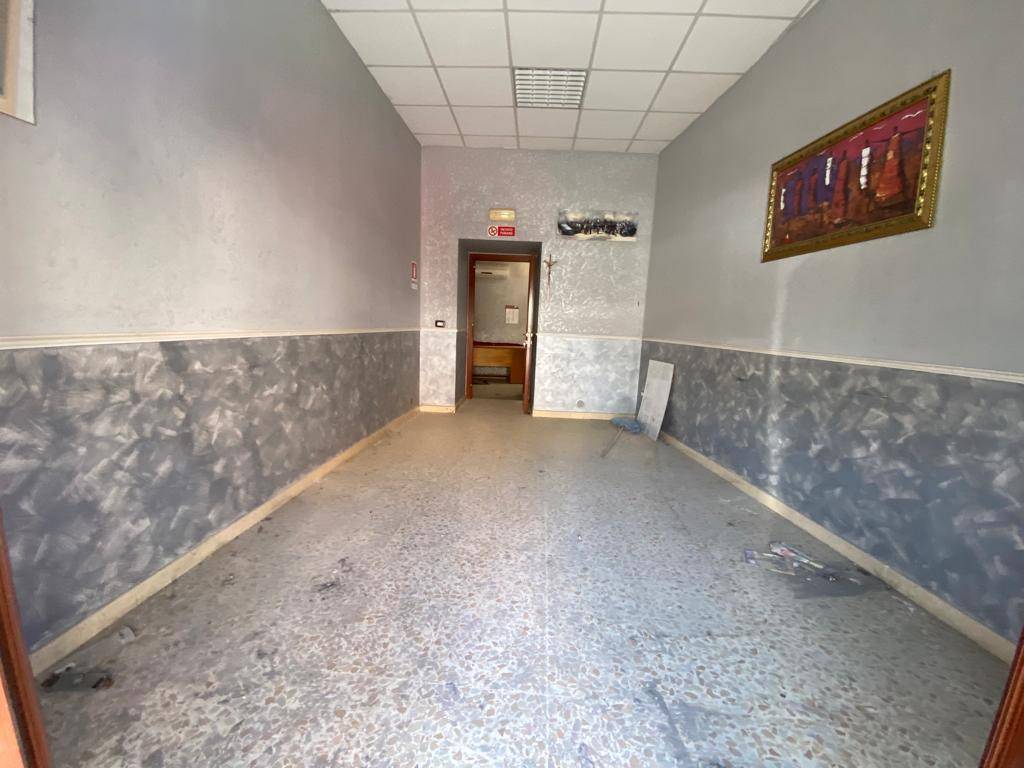 negozio in vendita a Pomigliano d'Arco